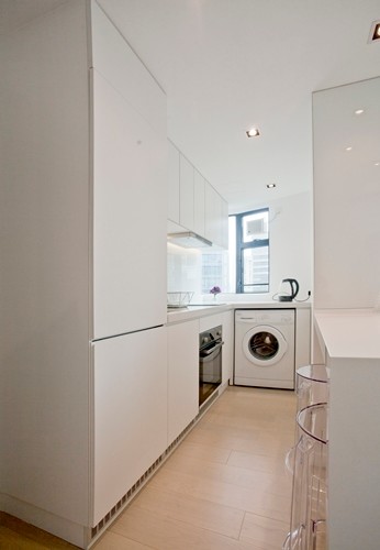 Inspiration for a modern kitchen remodel in Hong Kong