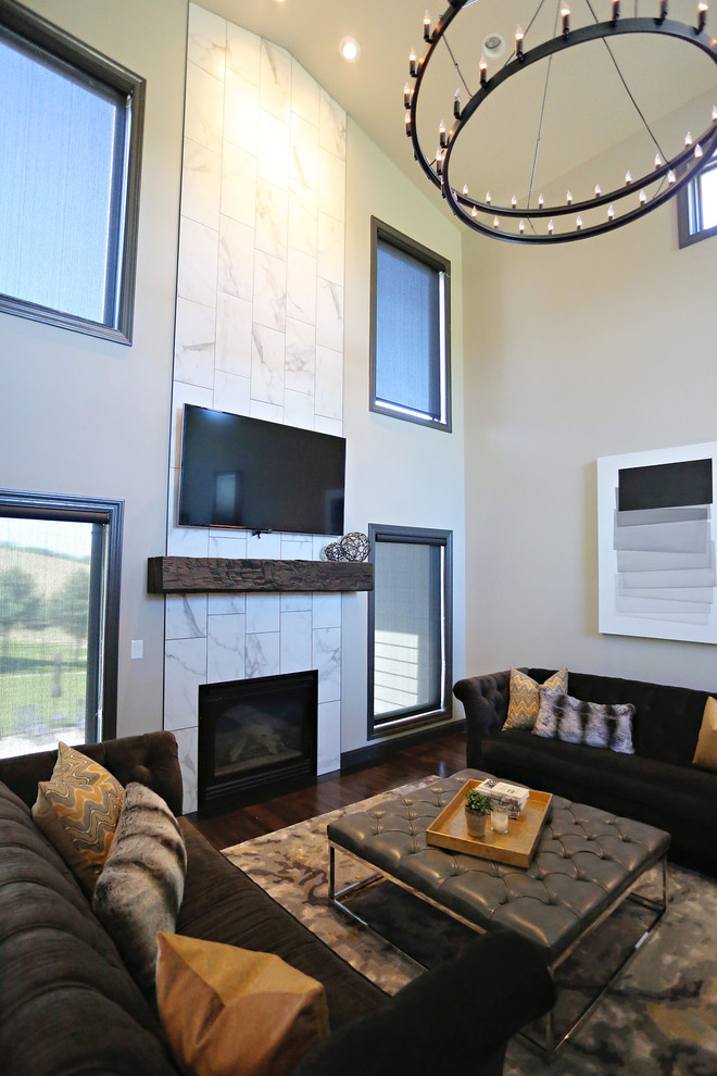 Home design - transitional home design idea