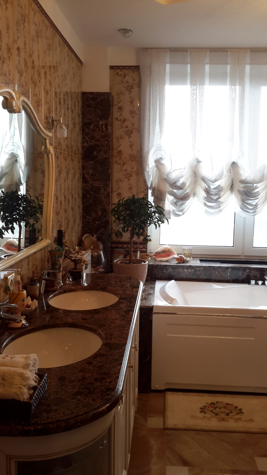 Облицовка стен мрамором