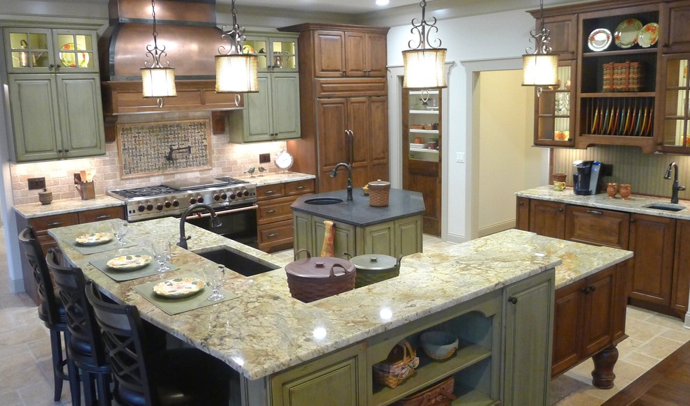 Example of a mountain style kitchen design in Cincinnati