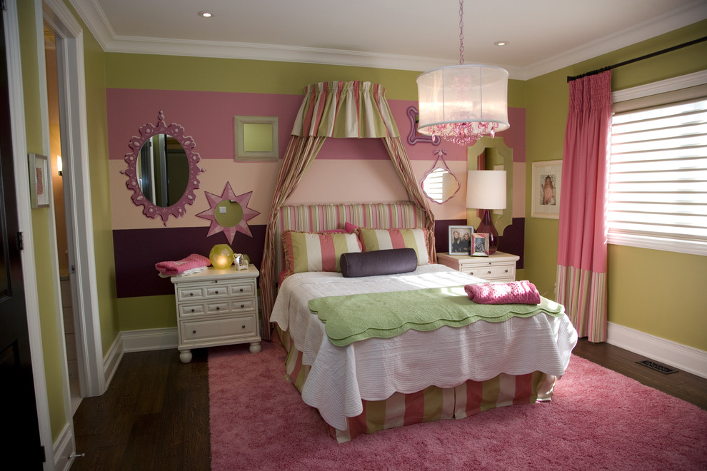 Inspiration for a mid-sized contemporary bedroom in Toronto with pink walls and dark hardwood floors.