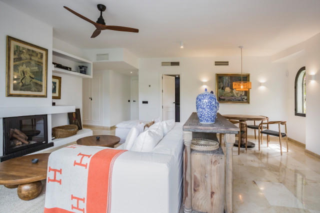 LOMAS DEL MARBELLA CLUB coastal-living-room