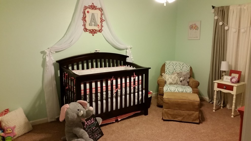 セントルイスにあるエクレクティックスタイルのおしゃれな赤ちゃん部屋の写真