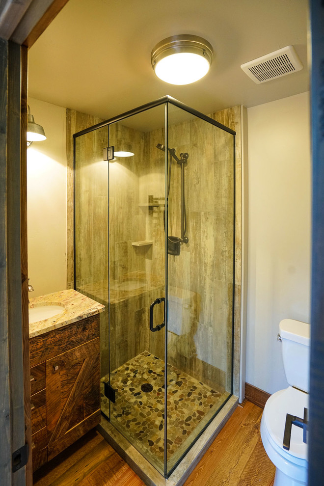 Bathroom - rustic bathroom idea