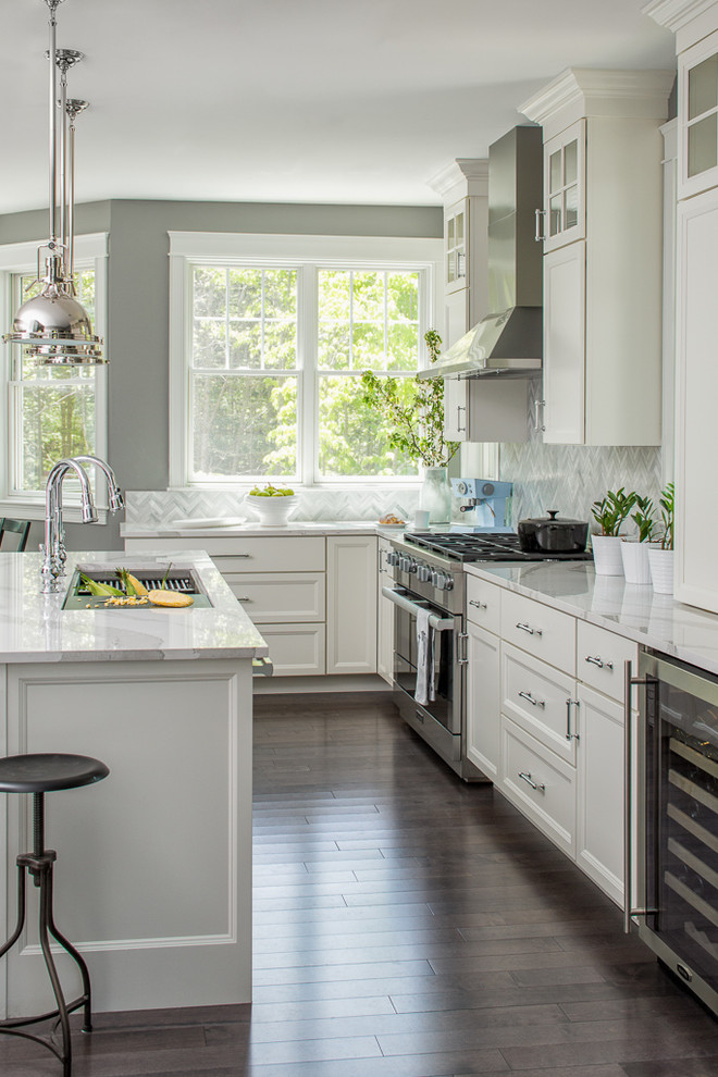 Example of a kitchen design in Portland Maine