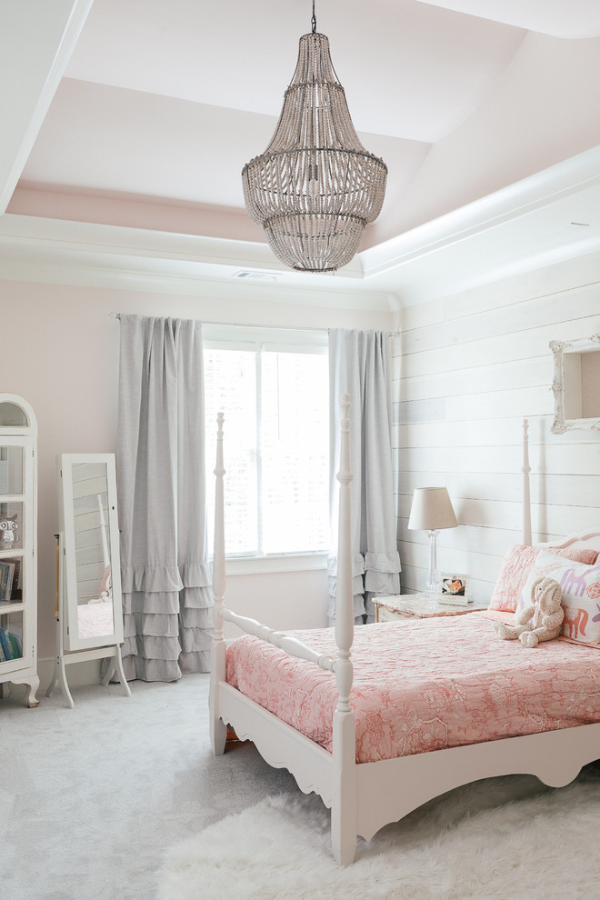 Inspiration for a mid-sized transitional guest bedroom in Atlanta with pink walls, carpet, no fireplace and white floor.