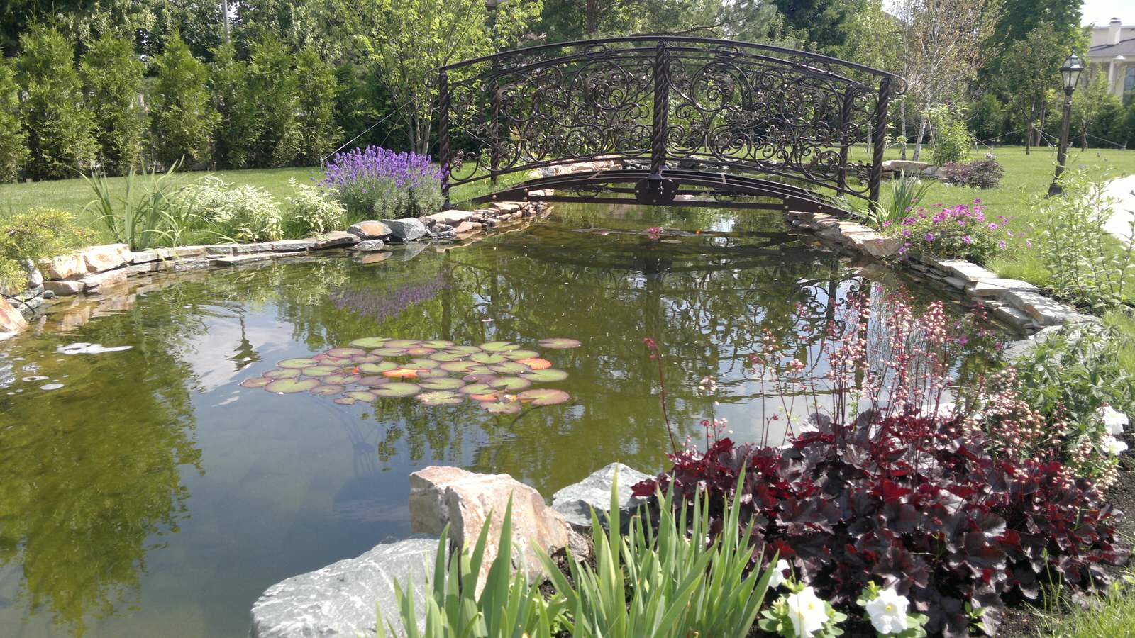 Декоративный водоем