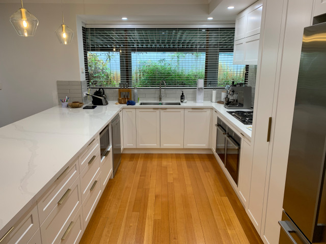 Classic White Kitchen cuisine