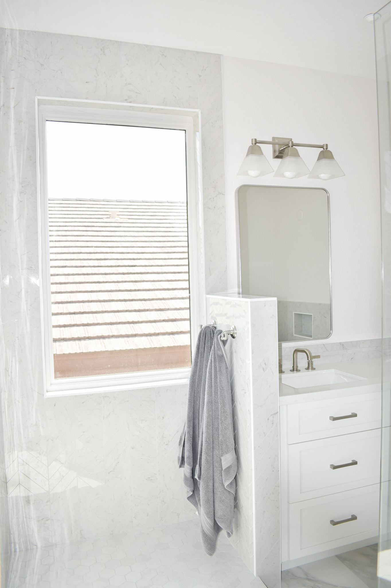 Acoma Primary Bath