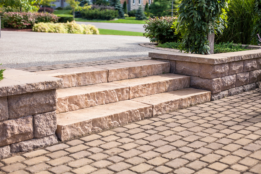 This is an example of a mid-sized rustic backyard landscaping.