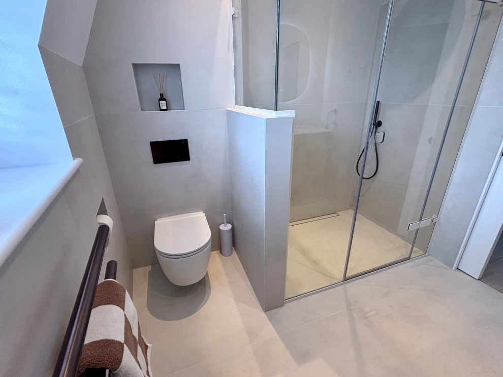 Family bathroom, SW3