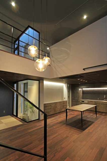 経塚の家 moderne-salon