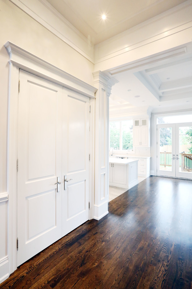 Inspiration for a transitional home design remodel in Toronto