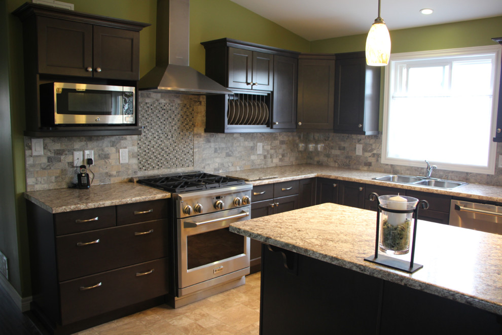 Kitchen - kitchen idea in Toronto