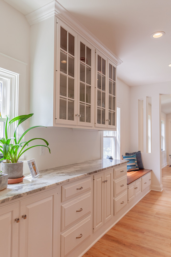 Home design - transitional home design idea