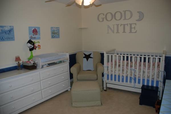 This is an example of a transitional kids' room in Miami.