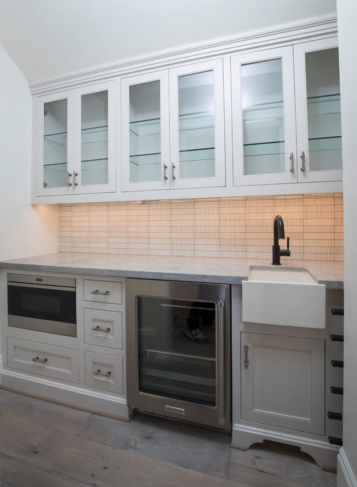 Example of a transitional home design design in Austin