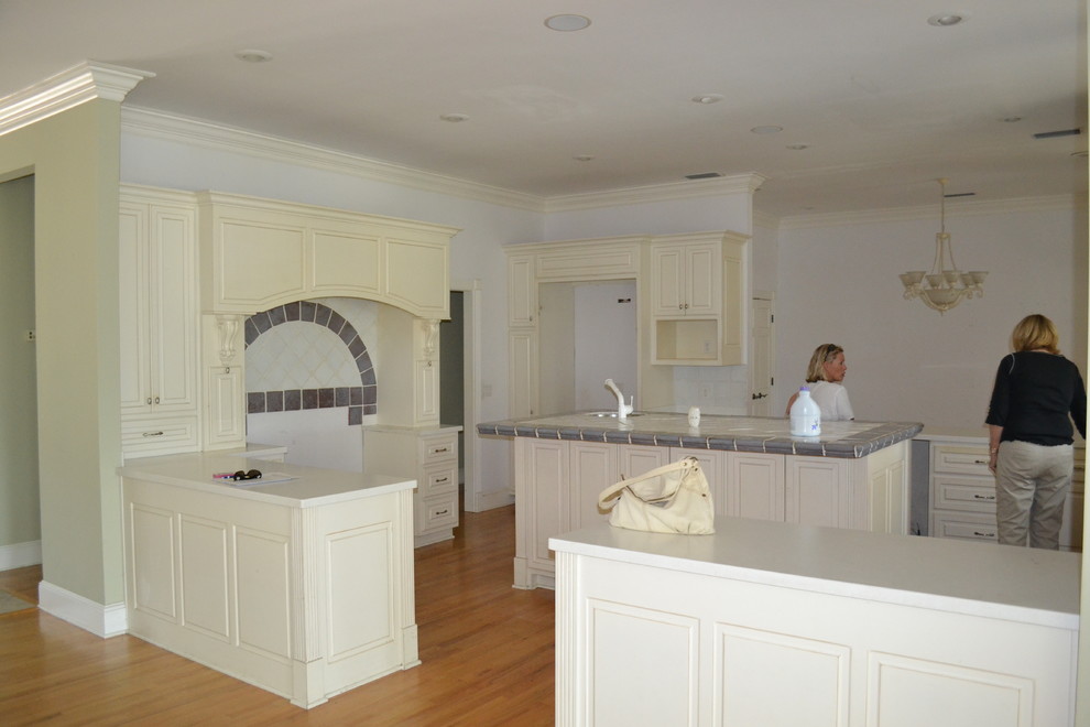 What type paint to use on please help