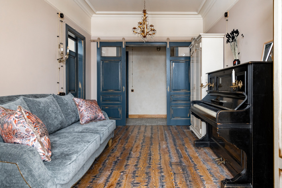 Боровая. Квартира режиссера.