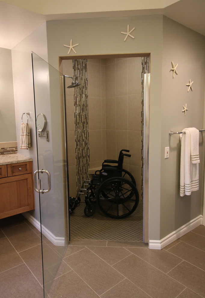 Bathroom - mid-sized transitional master bathroom idea with raised-panel cabinets