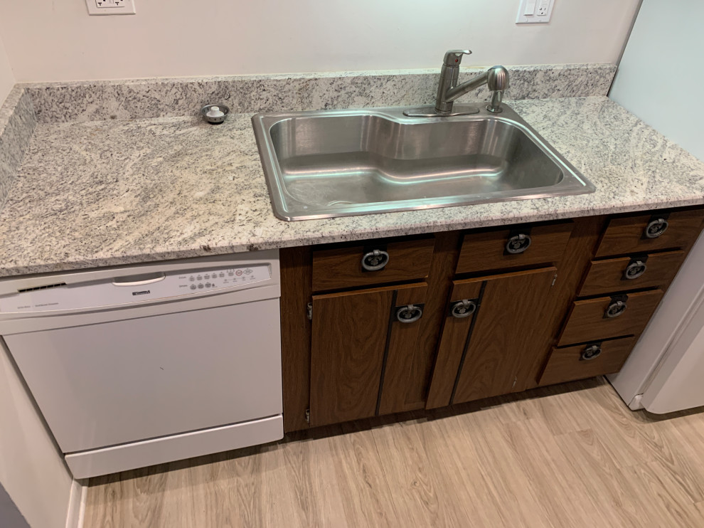 Bloomingdale, IL Kitchen Condo