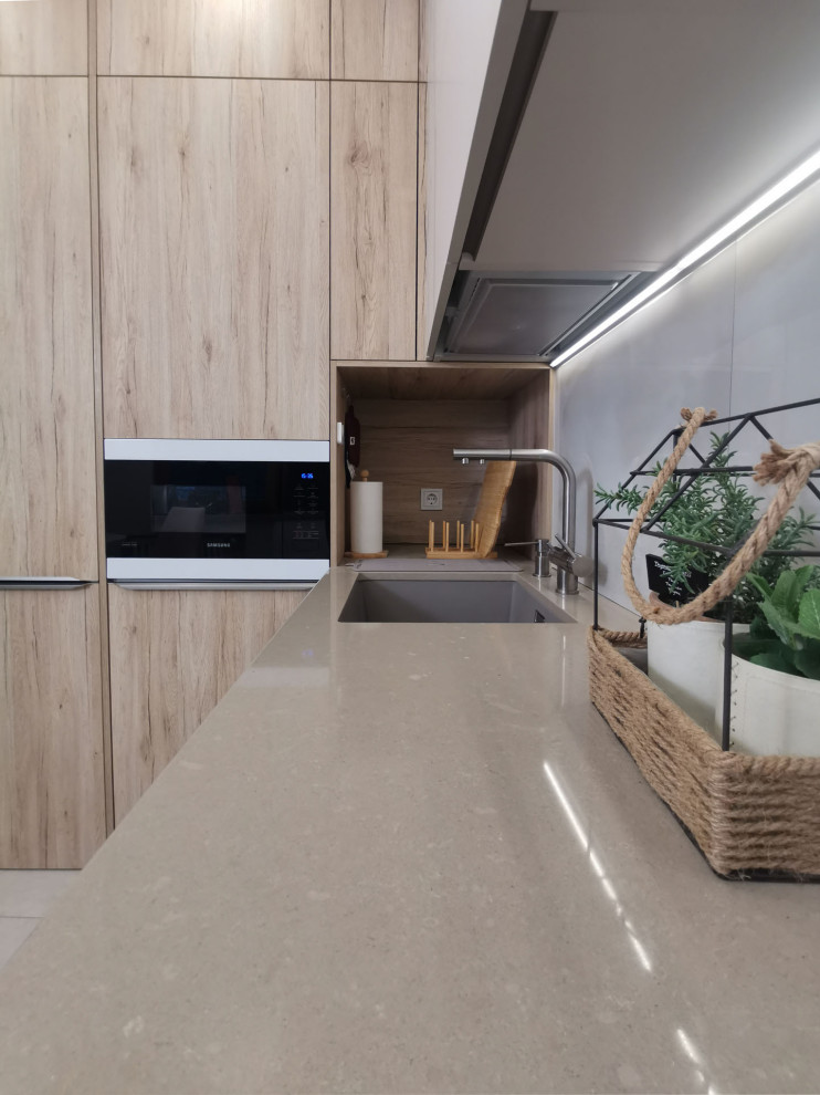 КУХНЯ BURGER LARA+CORA