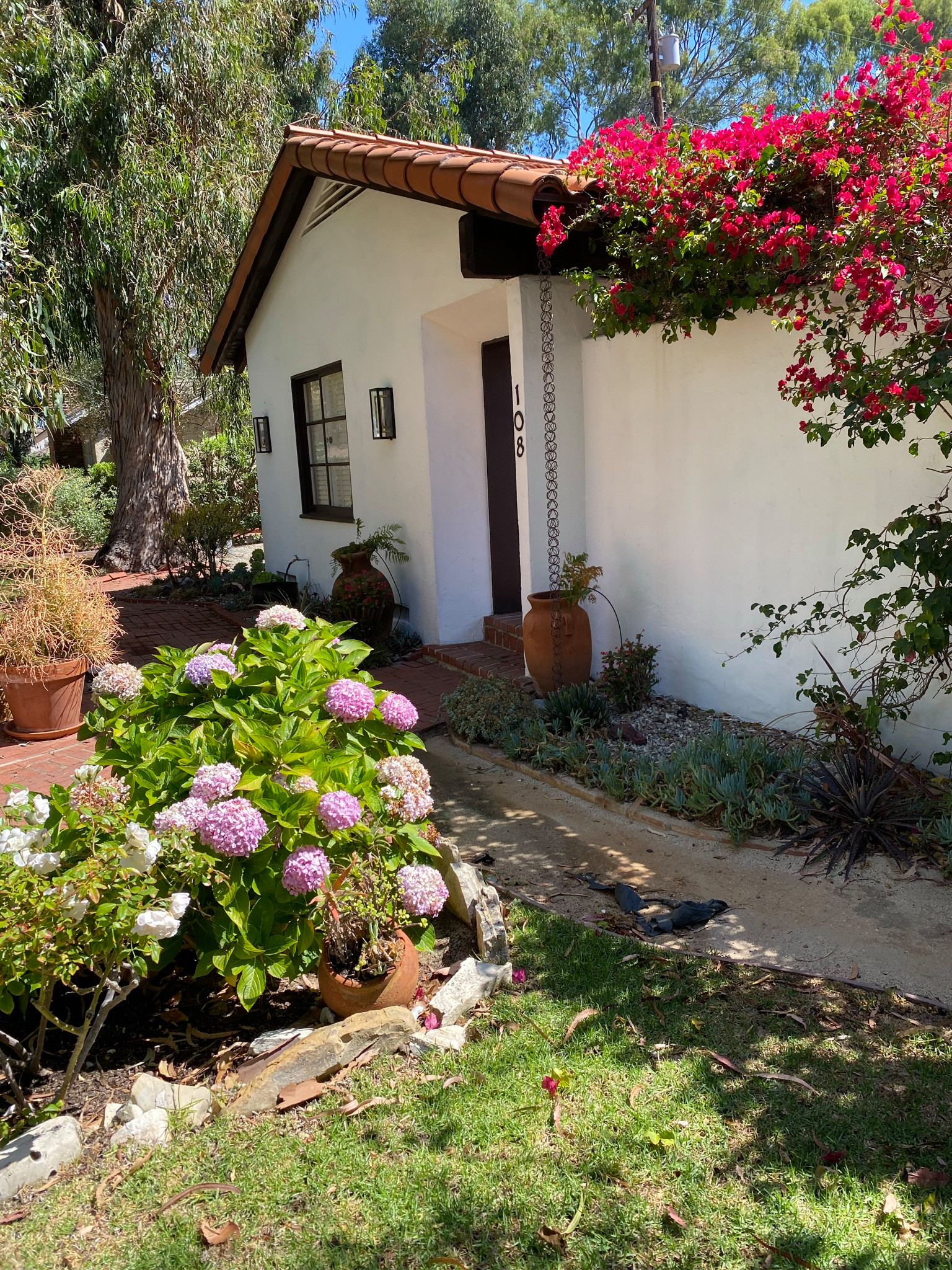 Ranch-Style Mediterranean Front Entry
