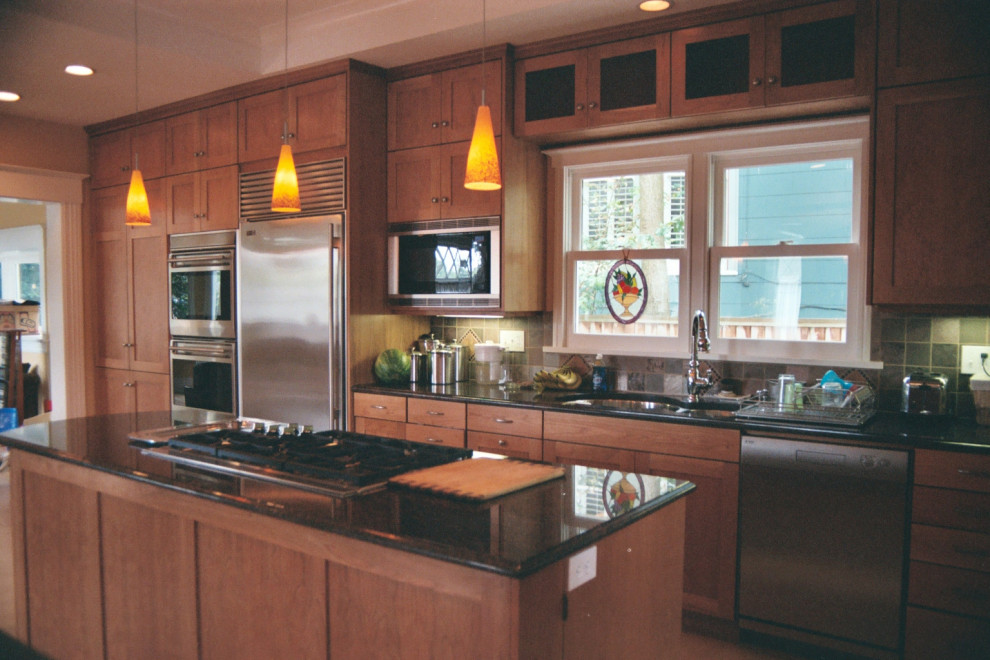 Kitchen - kitchen idea in Seattle
