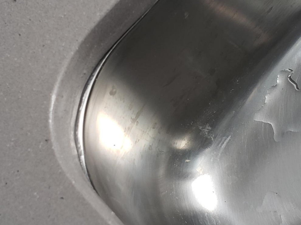 Should undermount sink be flush to counter?