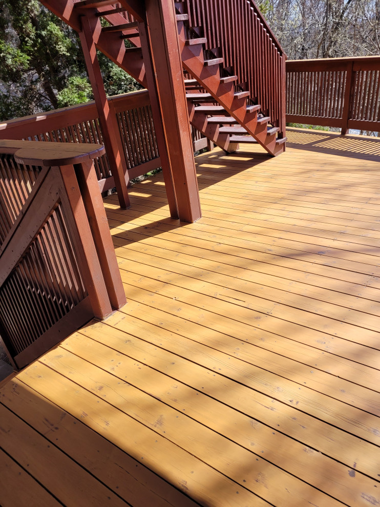 Deck Sanding & Staining