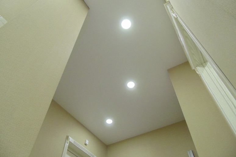 Натяжные потолки в Уручье