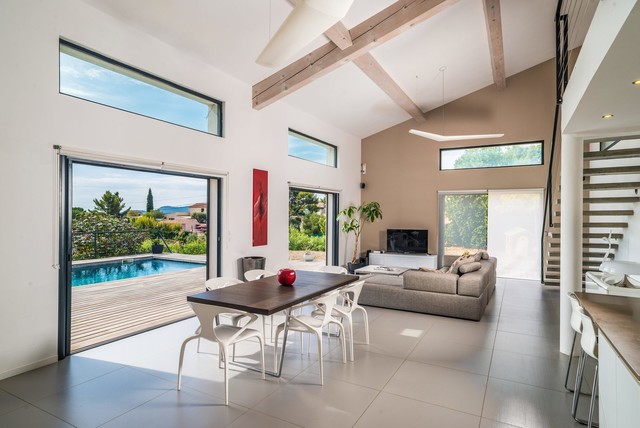 Villa TB contemporary-vardagsrum