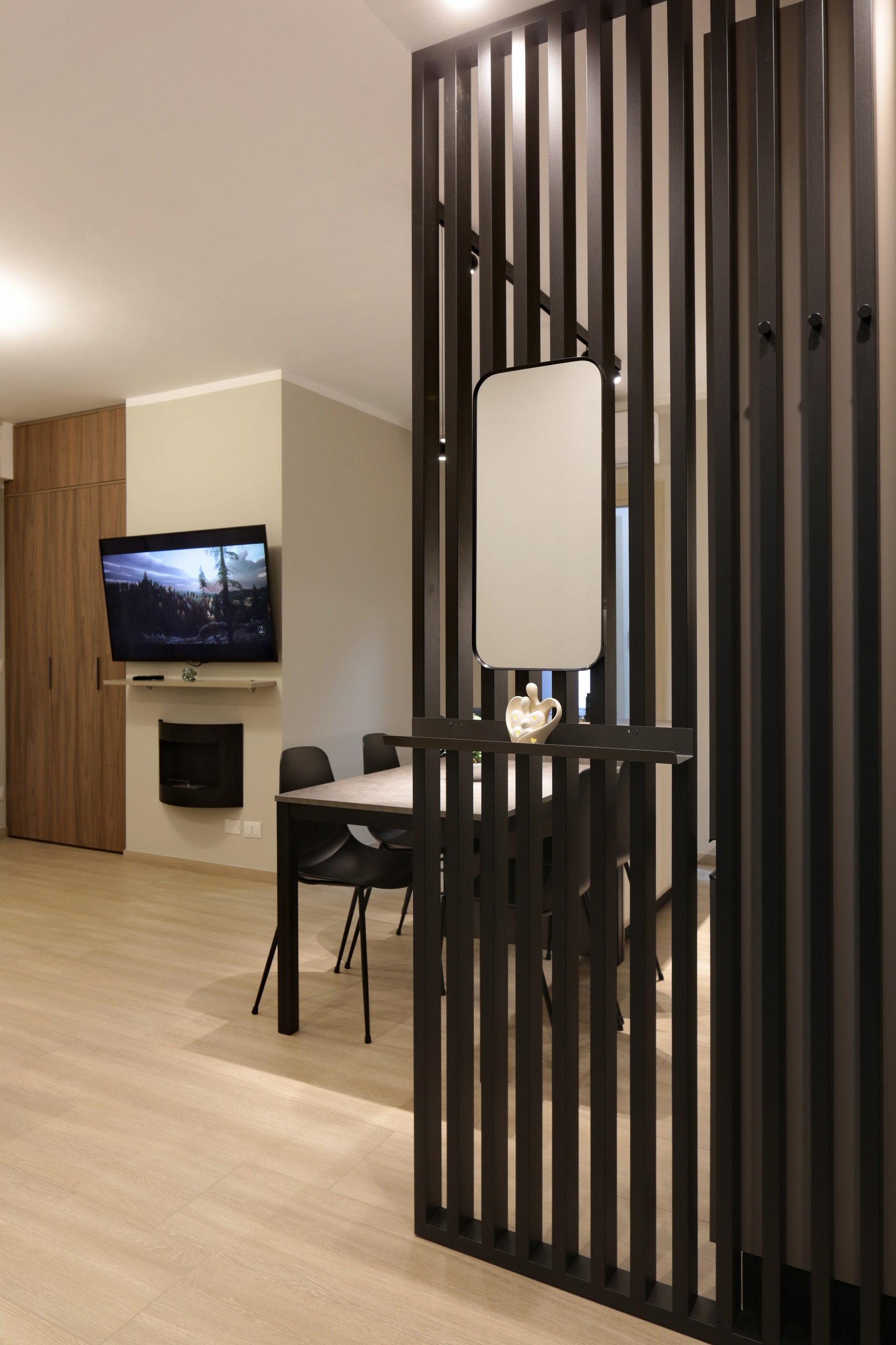 LA CASA  MODERNA & SOFT INDUSTRIAL