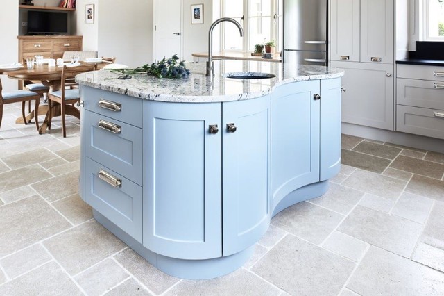 Potterne 2015 traditional-kitchen