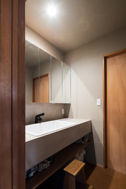 がくの素みか giapponese-moderno-bagno-di-servizio