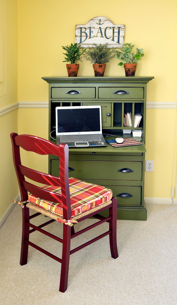 Design ideas for an eclectic home office in Philadelphia.