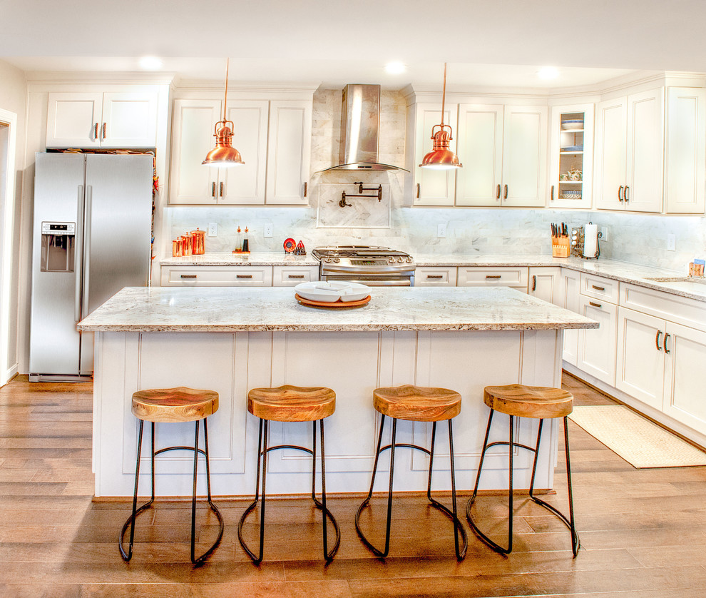 Transitional kitchen photo in DC Metro