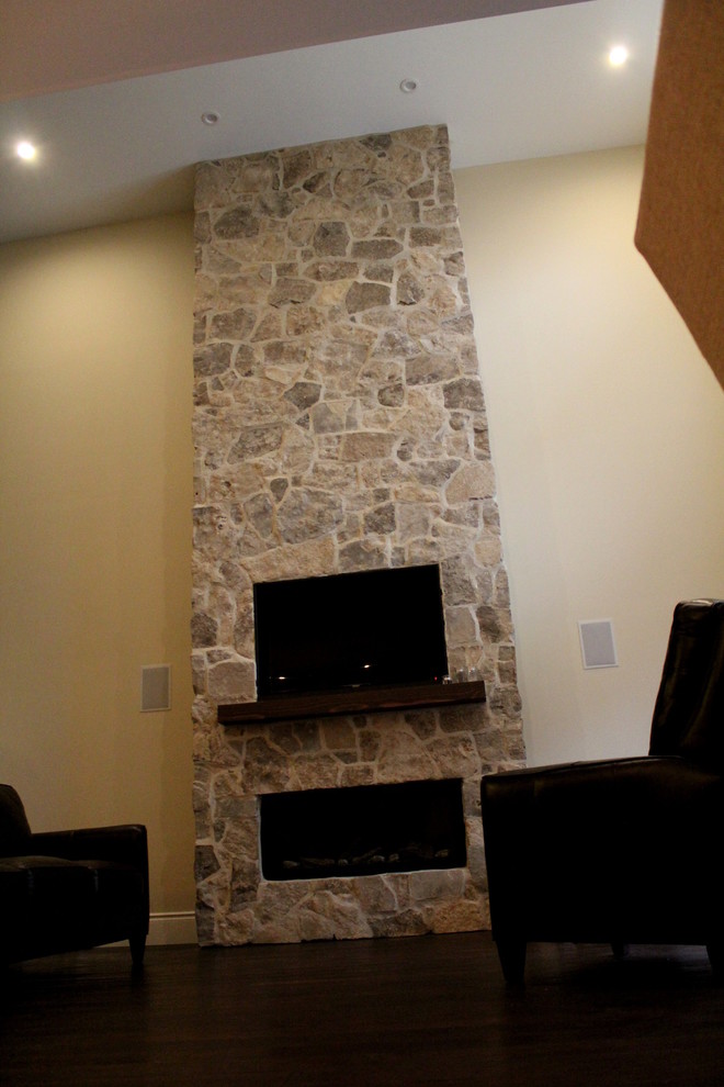 Mountain style home design photo in Toronto