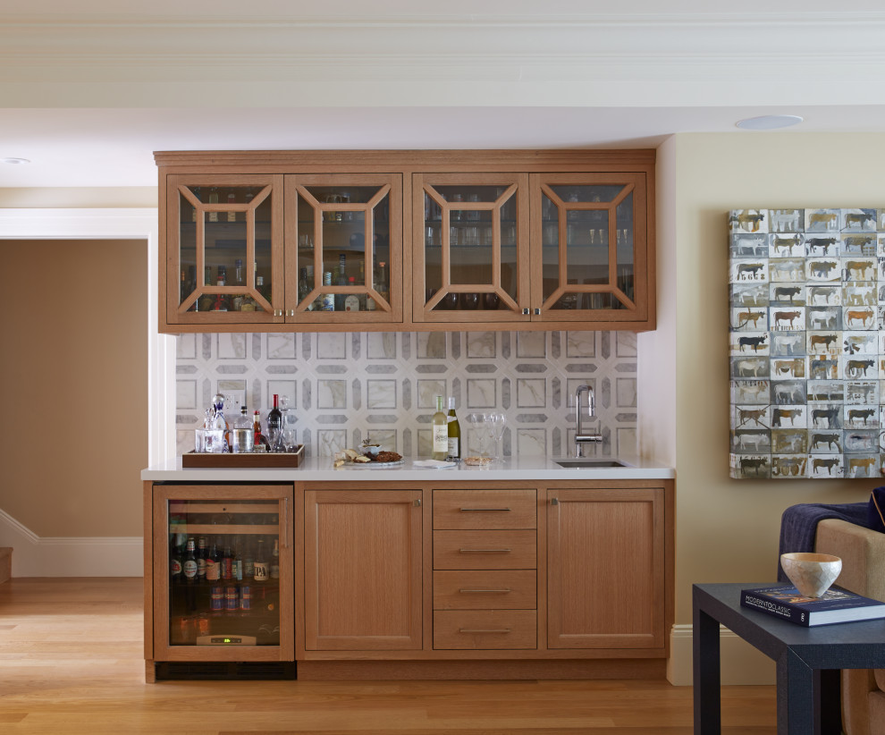 Design ideas for a traditional home bar in San Francisco.