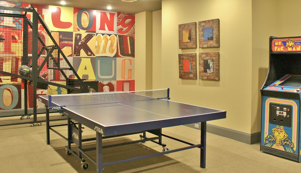 Eclectic basement photo in New York