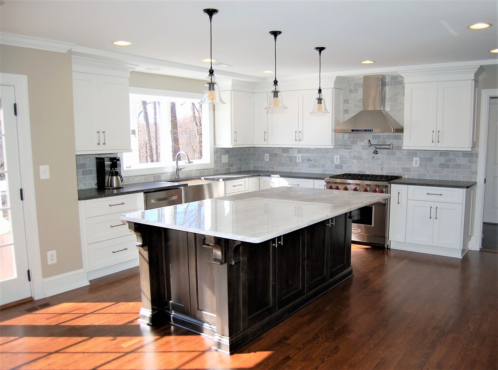 Kitchen - kitchen idea in Baltimore