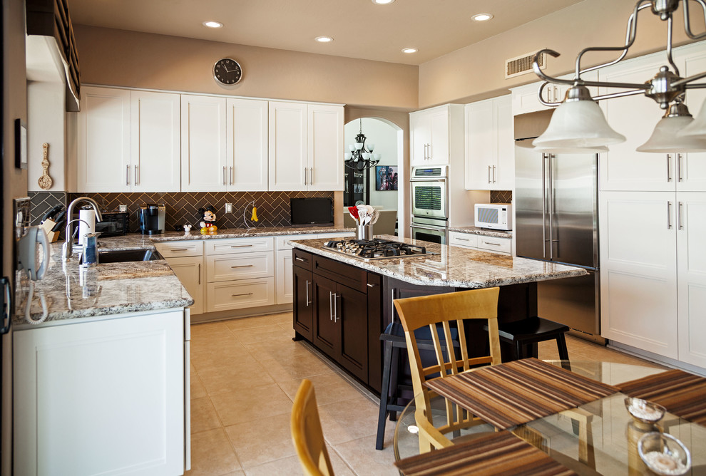 Kitchen - transitional kitchen idea in Phoenix