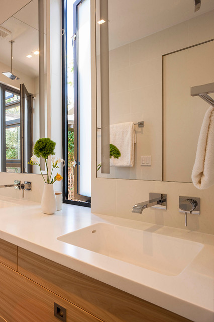 Beverly bathroom