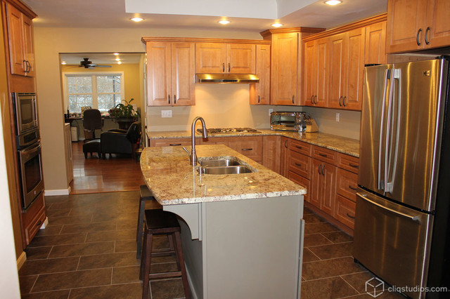 Maple Kitchen Cabinets Traditional Kitchen Minneapolis By