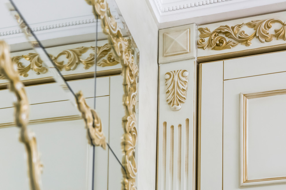 Прихожая в классическом стиле.