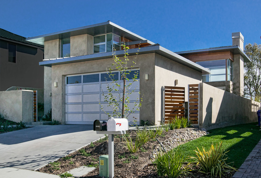 Creating a Modern Residence with Clean Lines Modern