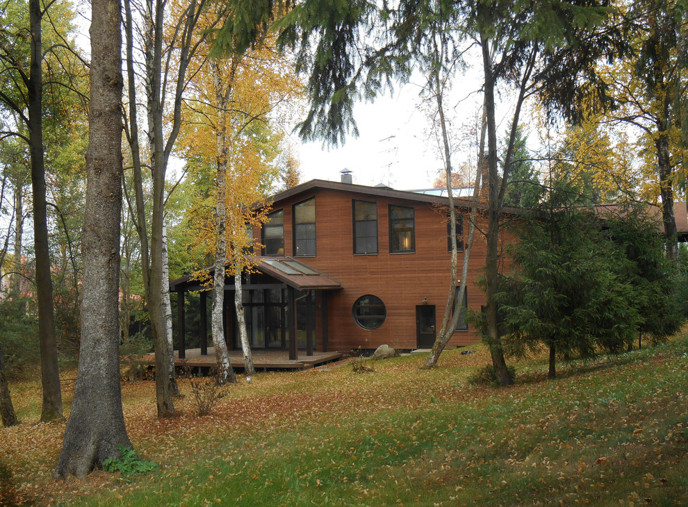 Дом на склоне