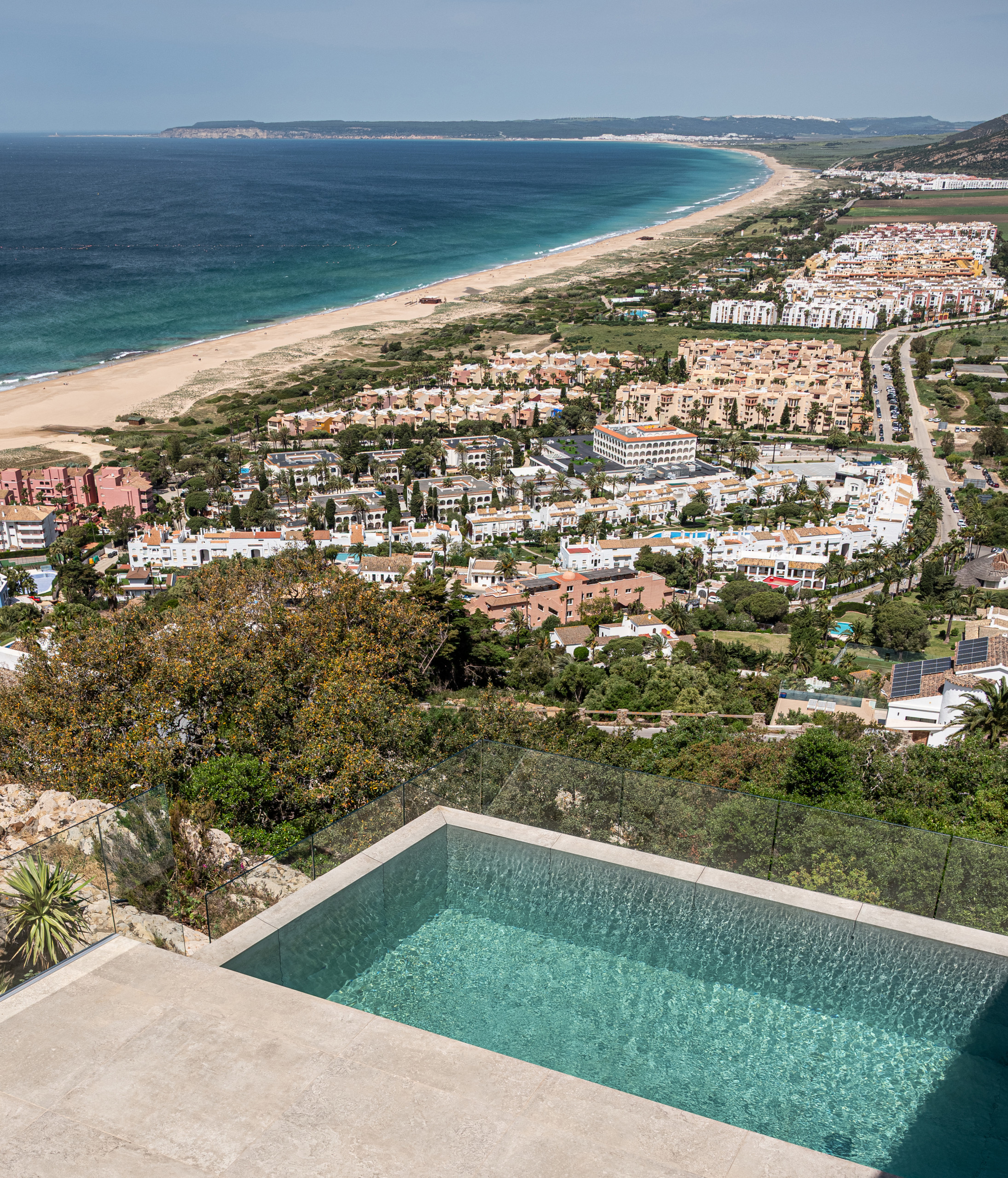 Casa entre rocas