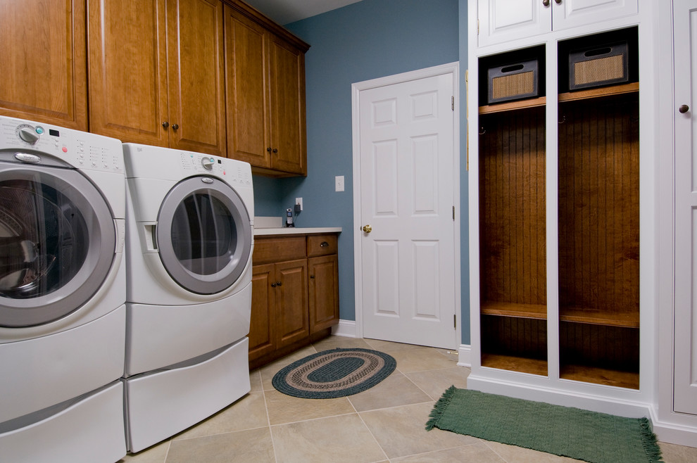 Photo of a traditional laundry room in Philadelphia.