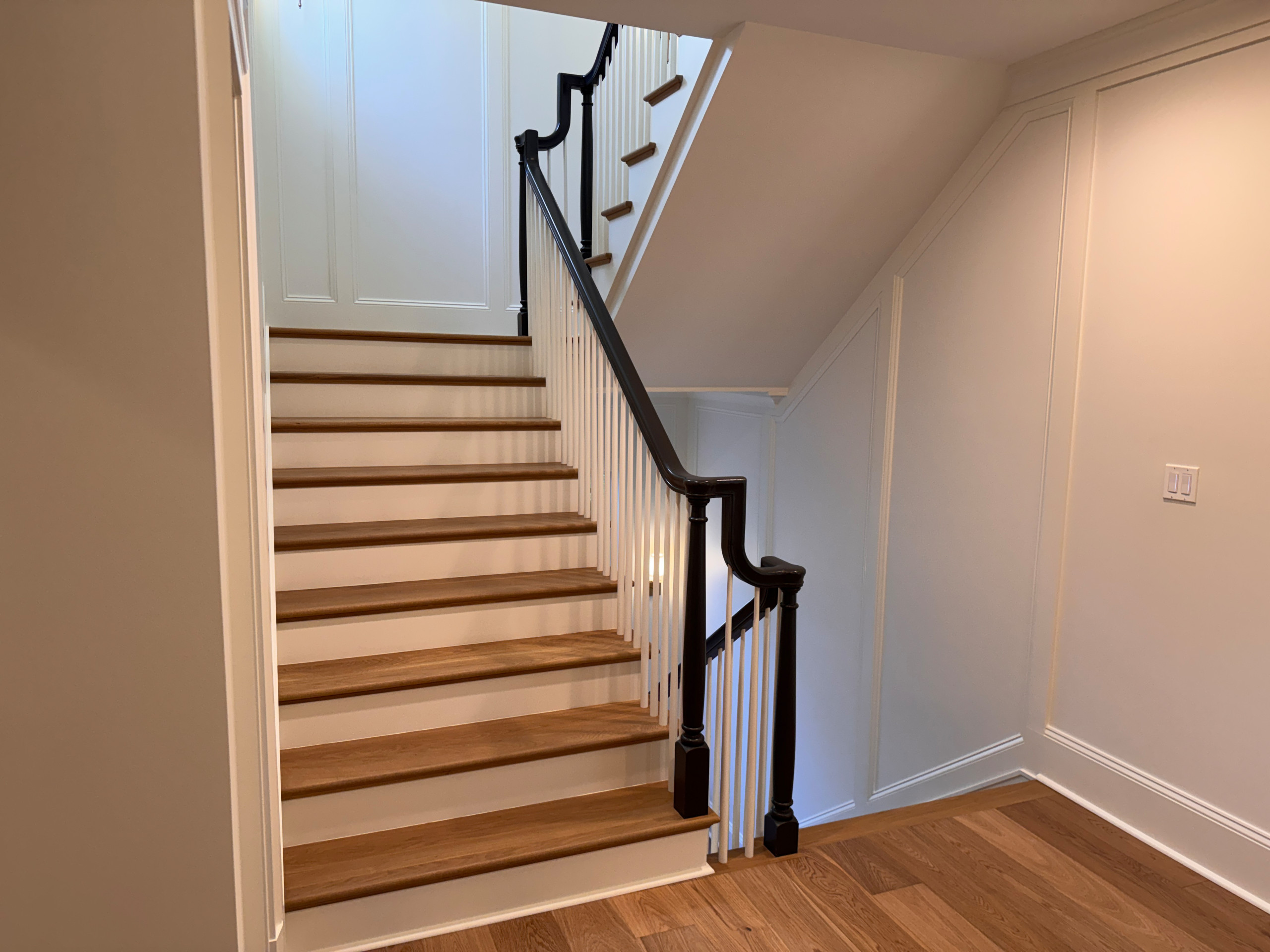 Project #160 | Traditional Box Stair with Gooseneck Handrail